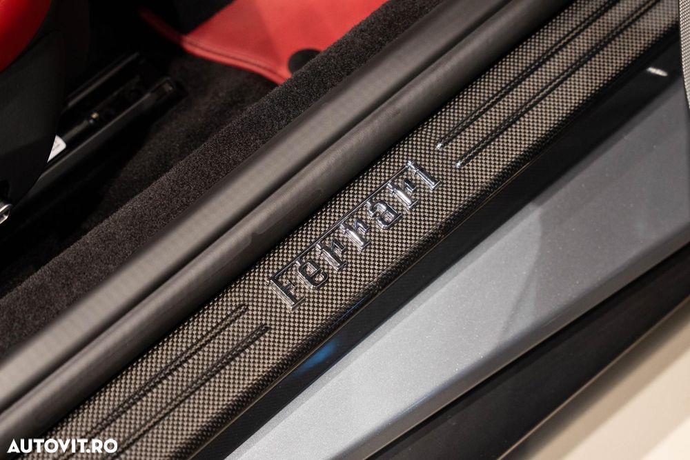 Ferrari Portofino - 30