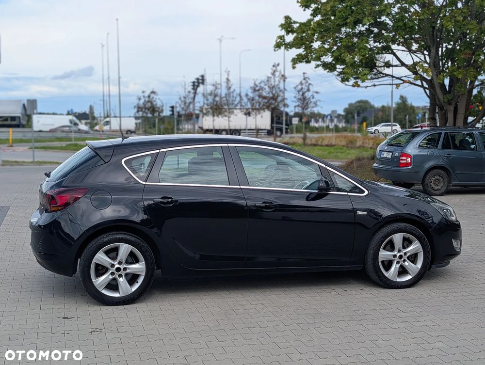 Opel Astra 1.7 CDTI DPF ecoFLEX Start/Stop Design Edition - 9