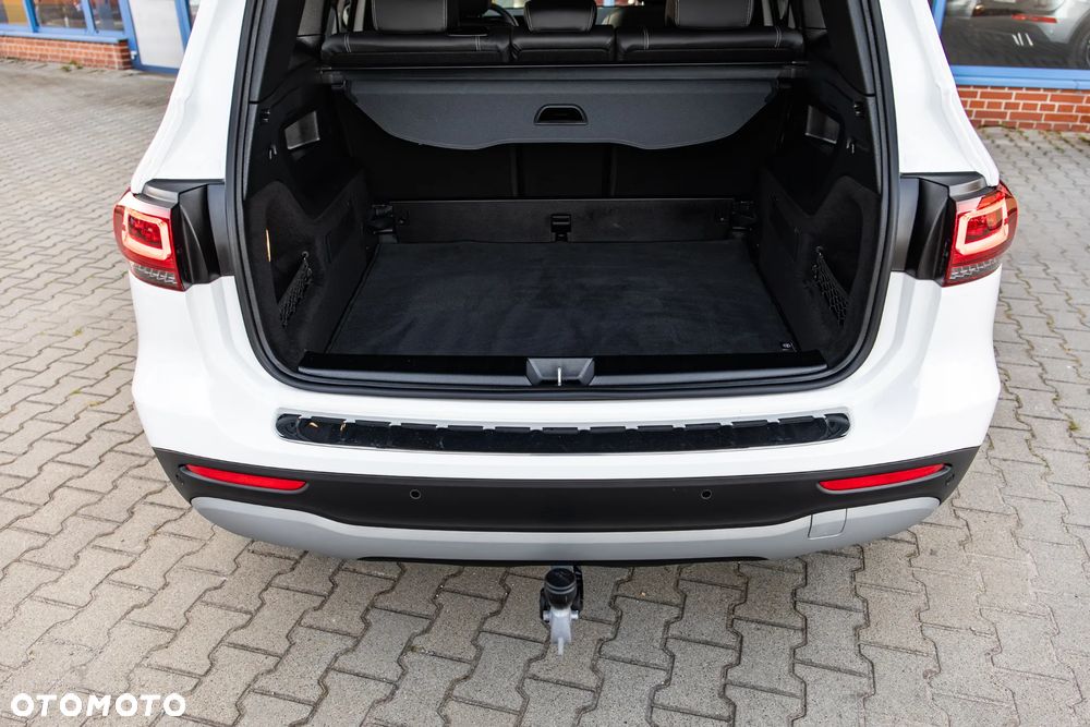 Mercedes-Benz GLB 200 7G-DCT - 11