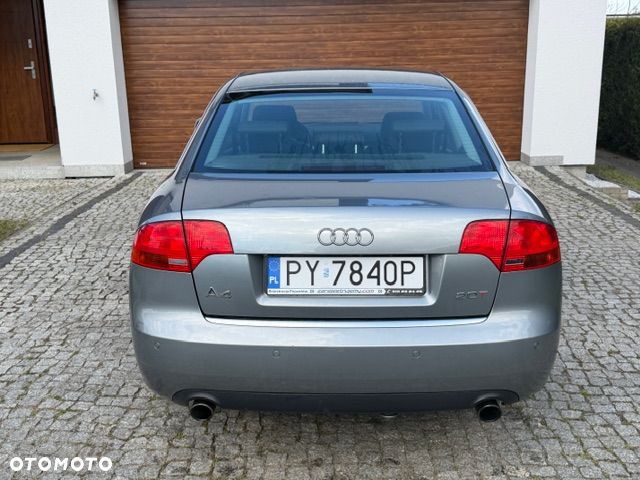 Audi A4 Limousine 2.0T FSI - 17