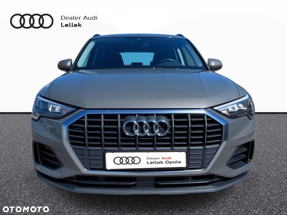 Audi Q3 2021 photo 2