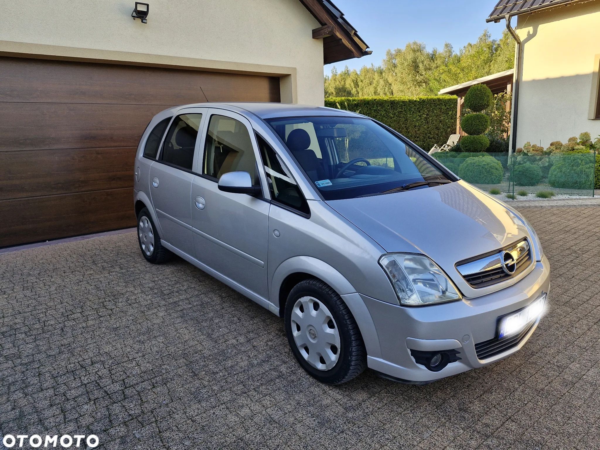 Opel Meriva 1.6 16V Cosmo Easytronic - 1