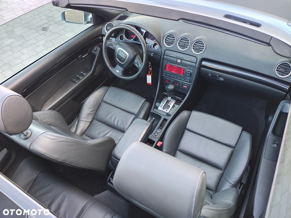 Audi A4 Cabrio 1.8 T multitronic - 8