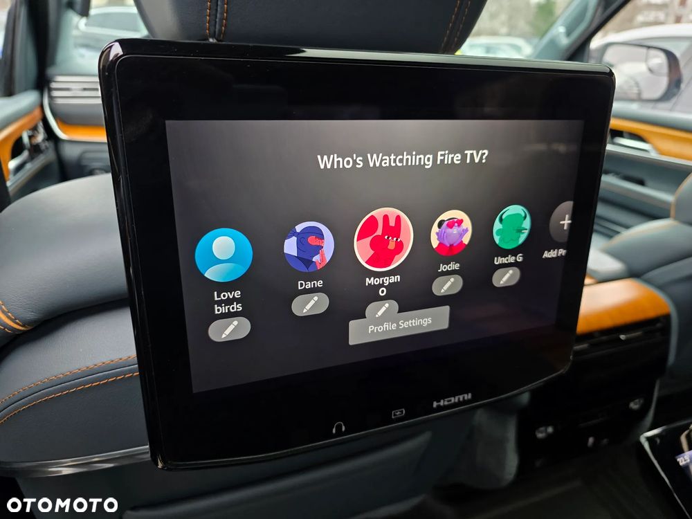 Jeep Grand Wagoneer - 23