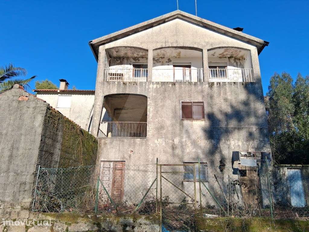 Prédio Misto - Habitação e Comércio em Arca e Varzielas, Oliveira d... - Grande imagem: 2/29