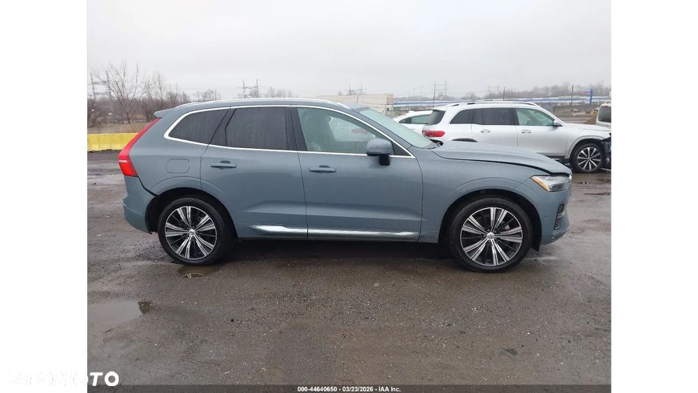 Volvo XC 60 B5 B AWD Plus Bright - 4