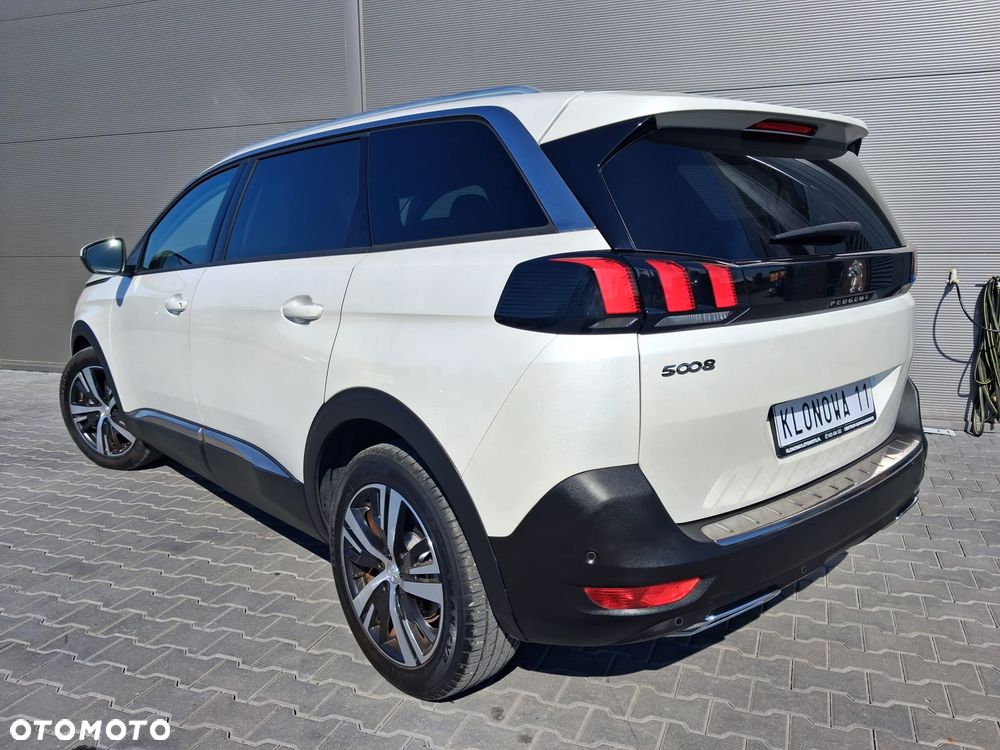 Peugeot 5008 PureTech 130 EAT8 Stop & Start Allure Business-Paket - 7