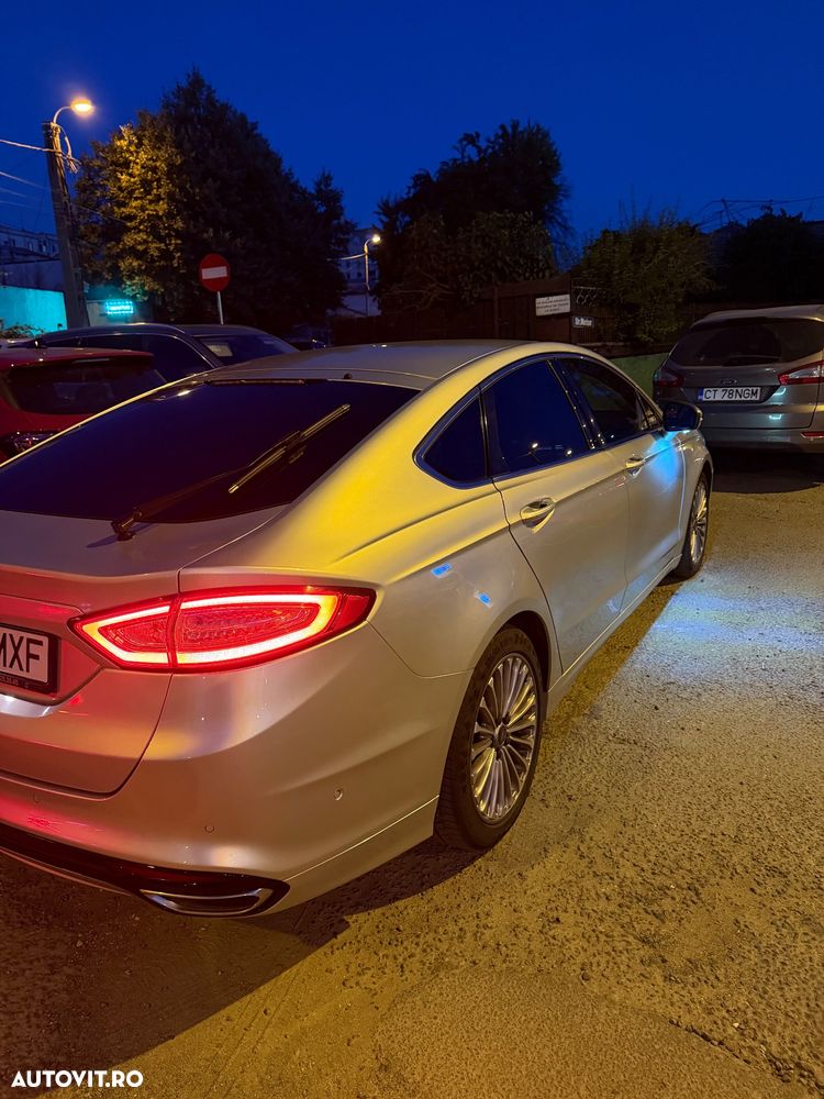 Ford Mondeo 2.0 TDCi Powershift AWD - 13