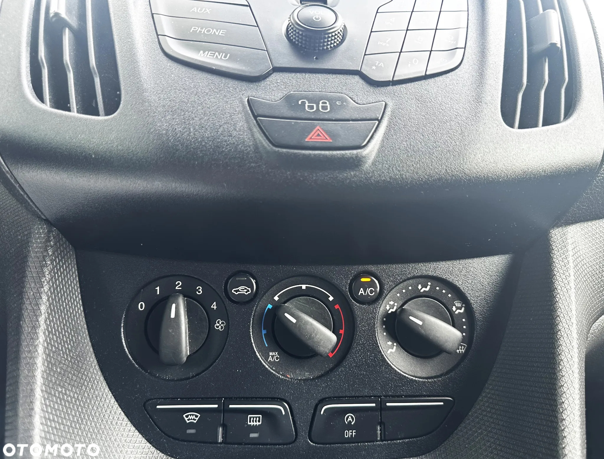 Ford Transit Connect - 17