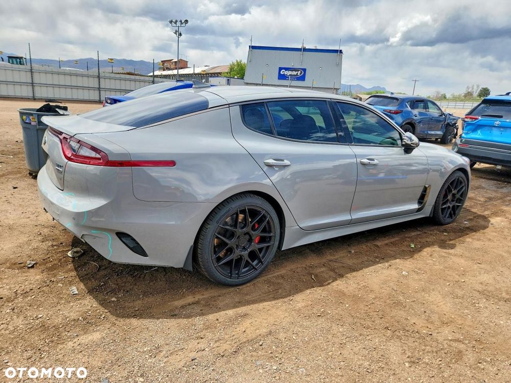 Kia Stinger 3.3 T-GDI AWD GT - 4
