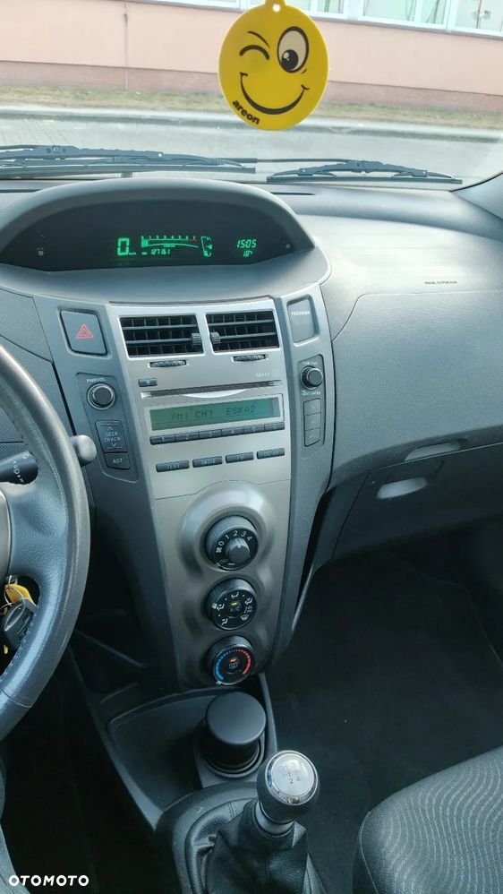 Daihatsu Charade Standard - 34