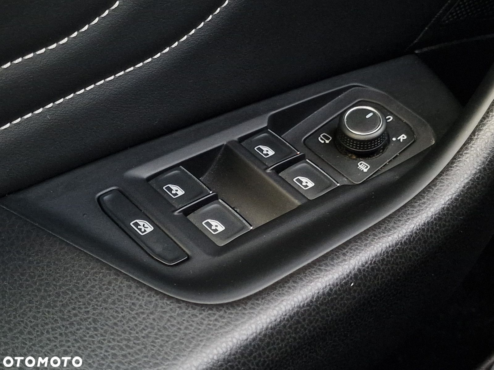 Volkswagen Passat 2.0 TDI Elegance DSG - 23