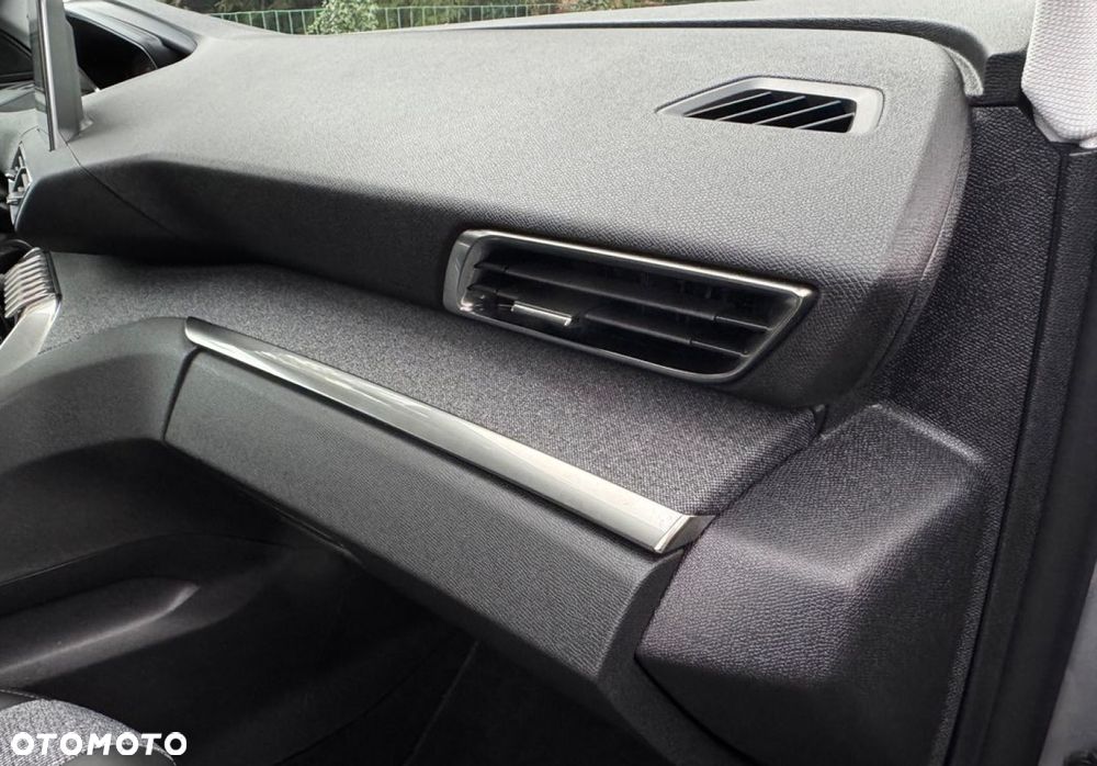 Peugeot 3008 BlueHDi 130 Stop & Start EAT8 Allure - 21