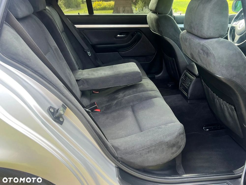 BMW Seria 5 520i Touring Edition Exclusive - 28