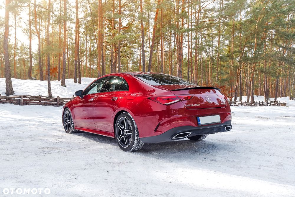 Mercedes-Benz CLA 250 4-Matic AMG Line - 9