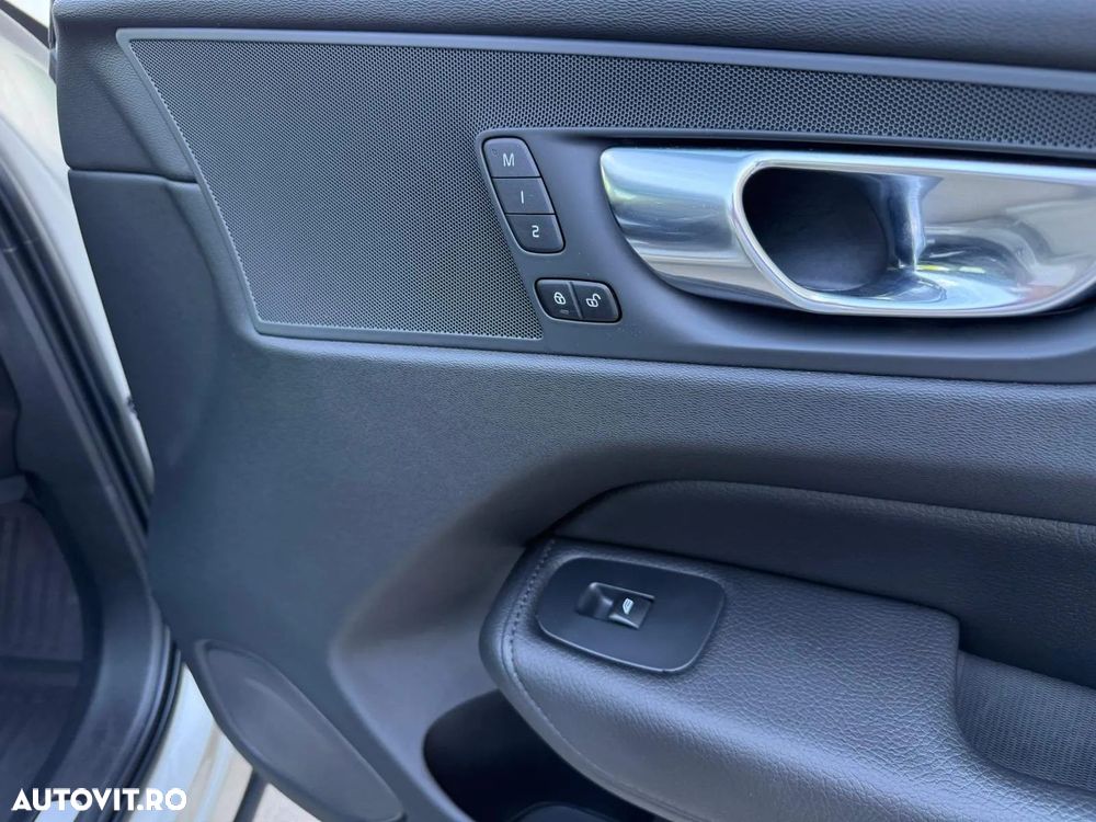 Volvo XC 60 - 31