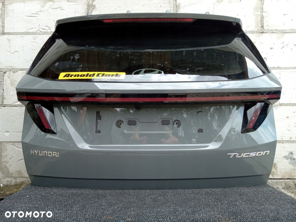 HYUNDAI TUCSON IV KLAPA TYLNA BAGAŻNIKA TYŁ KAMERA LAMPY KOMPLET