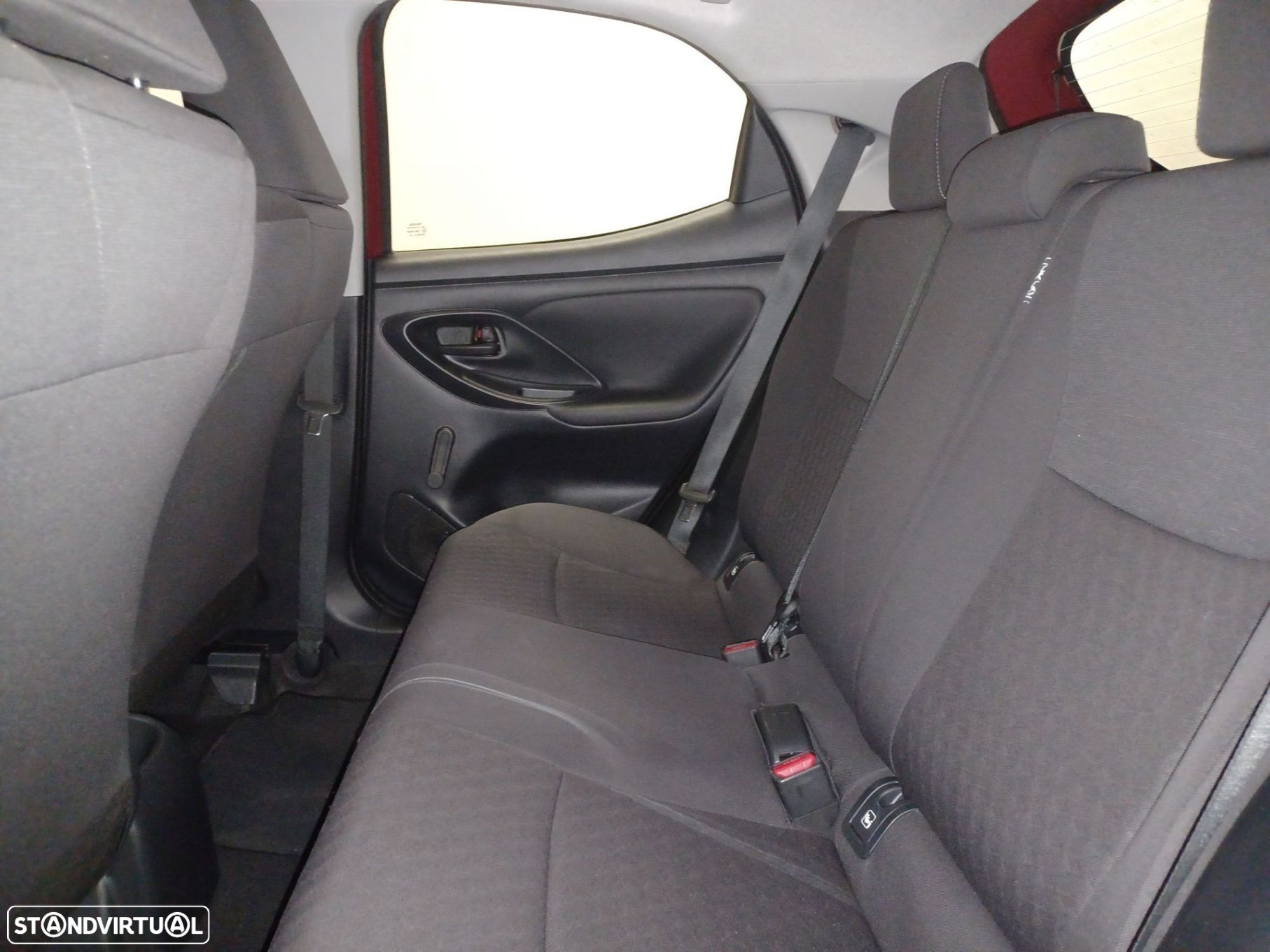 Toyota Yaris 1.0 VVT-i Comfort Plus - 11