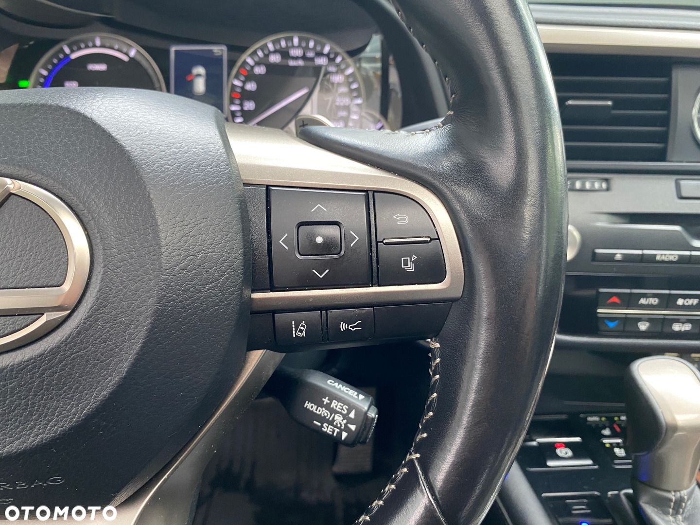 Lexus RX - 24