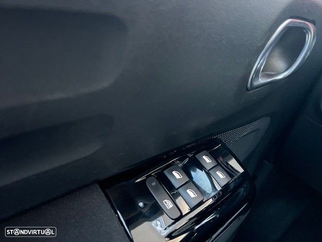 Citroën C3 1.2 PureTech Shine EAT6 - 11