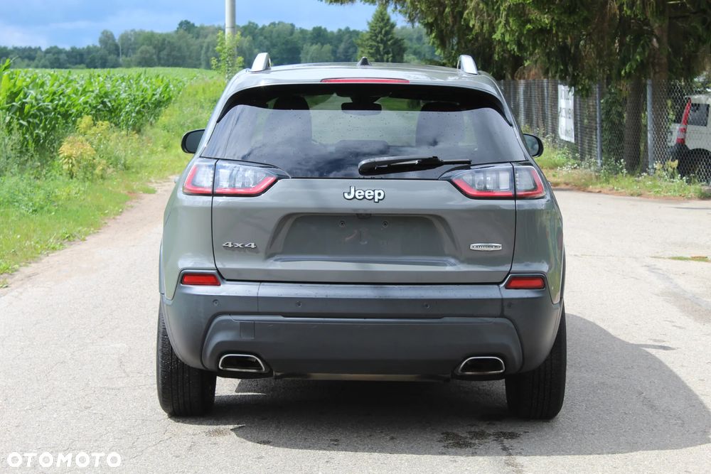 Jeep Cherokee - 5