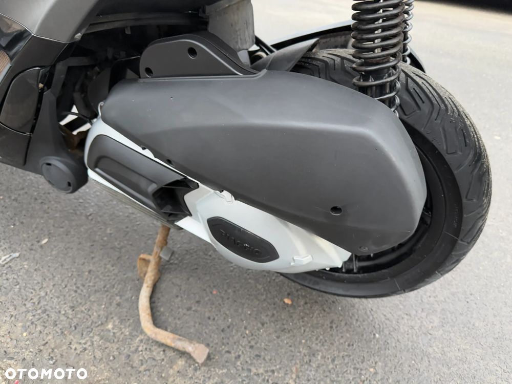 Piaggio MP-3 - 15