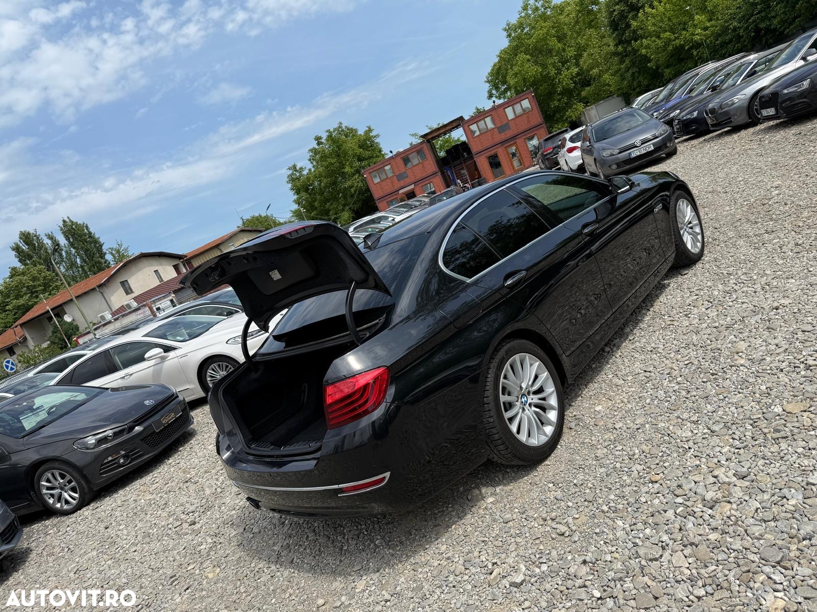 BMW Seria 5 520d Aut. Luxury Line - 37