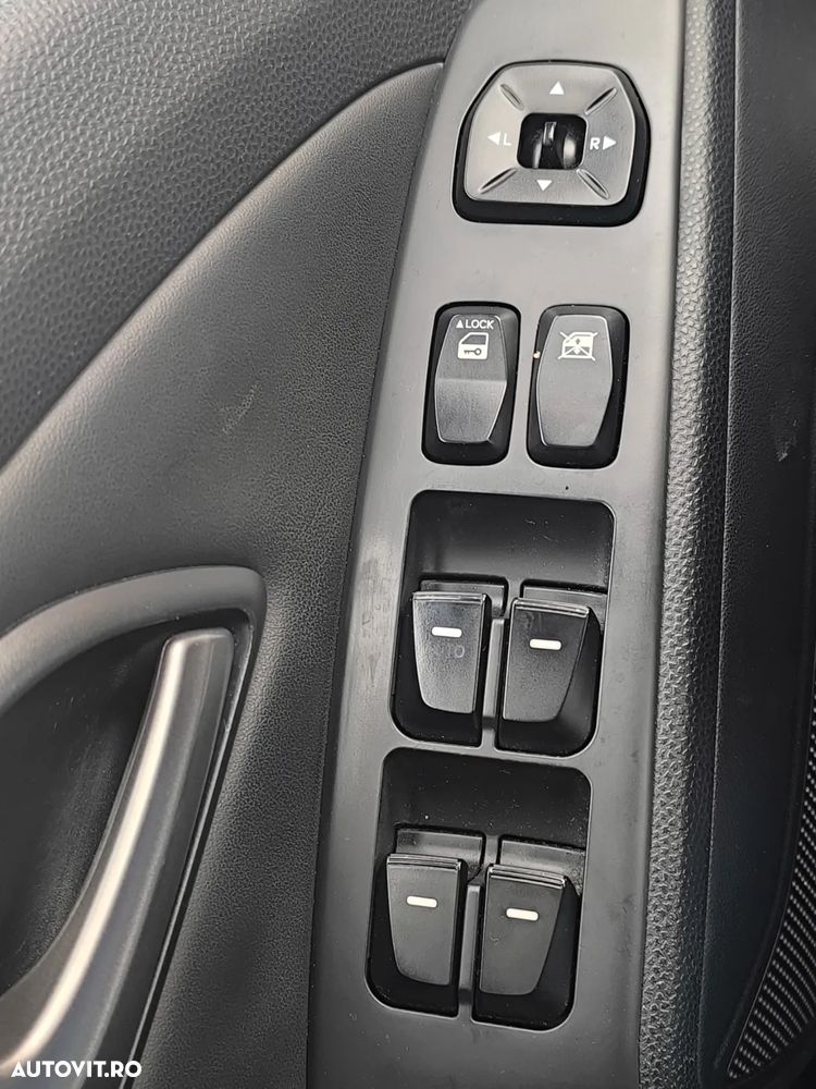 Hyundai ix35 2.0 CRDI 4WD Premium - 8