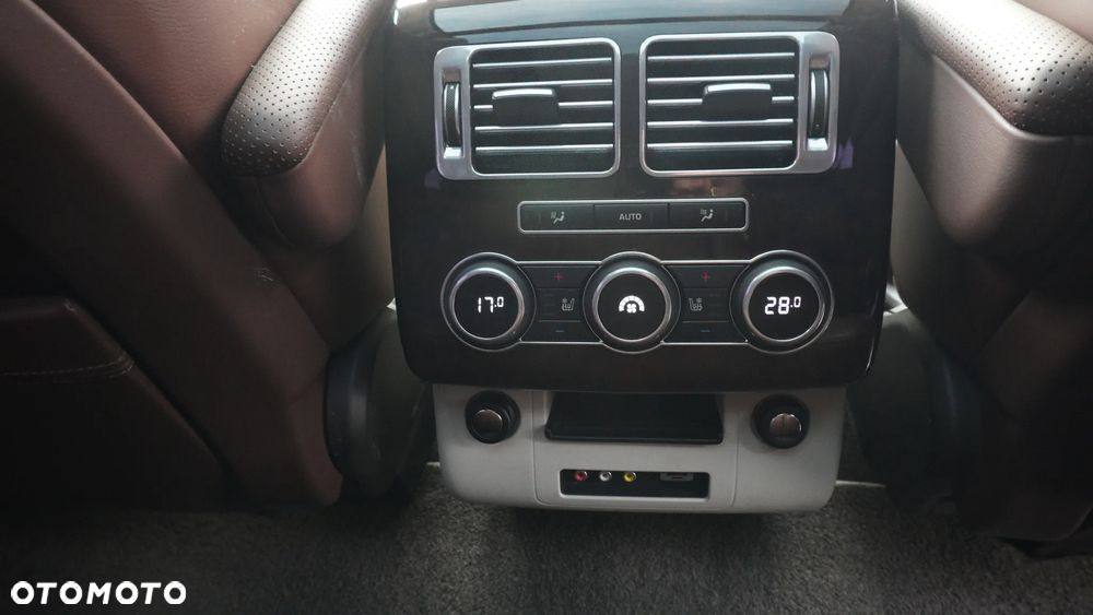 Land Rover Range Rover 4.4SD V8 LWB Vogue - 29