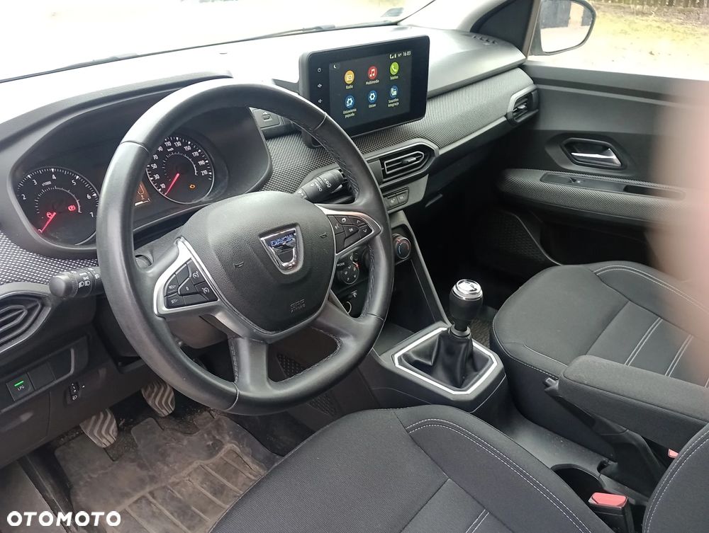 Dacia Sandero - 8