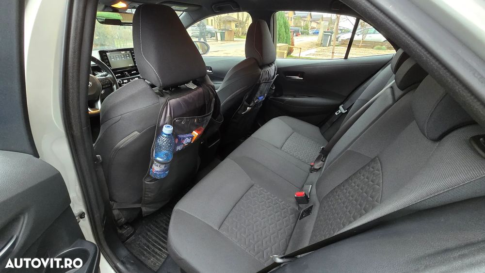 Toyota Corolla 1.8 HSD Dynamic - 11