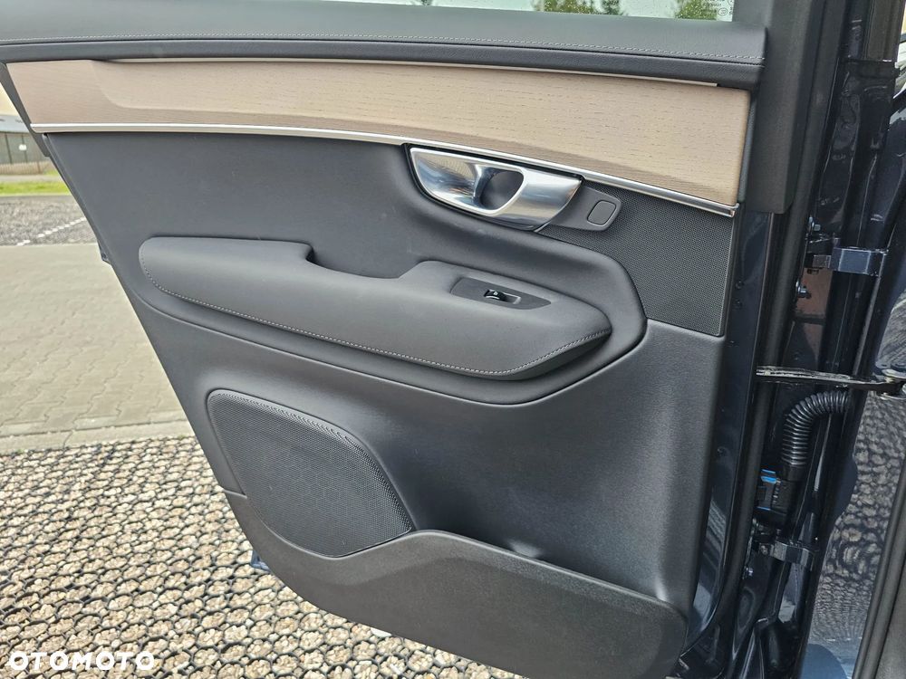 Volvo XC 90 T8 AWD Recharge Geartronic Inscription Edition - 25