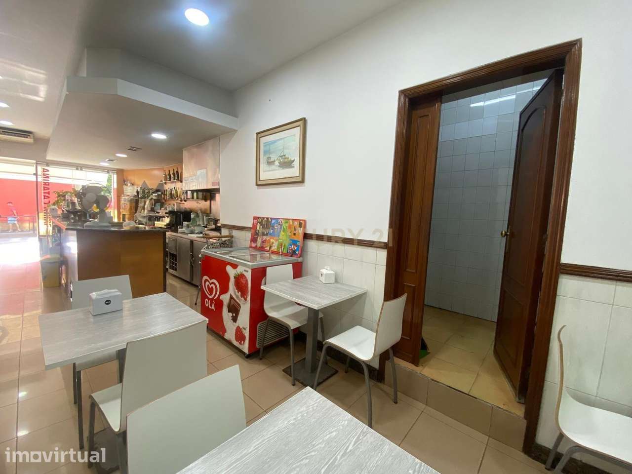 Cafeteria no Porto com Excelente Localização e Equipamentos - Grande imagem: 2/14