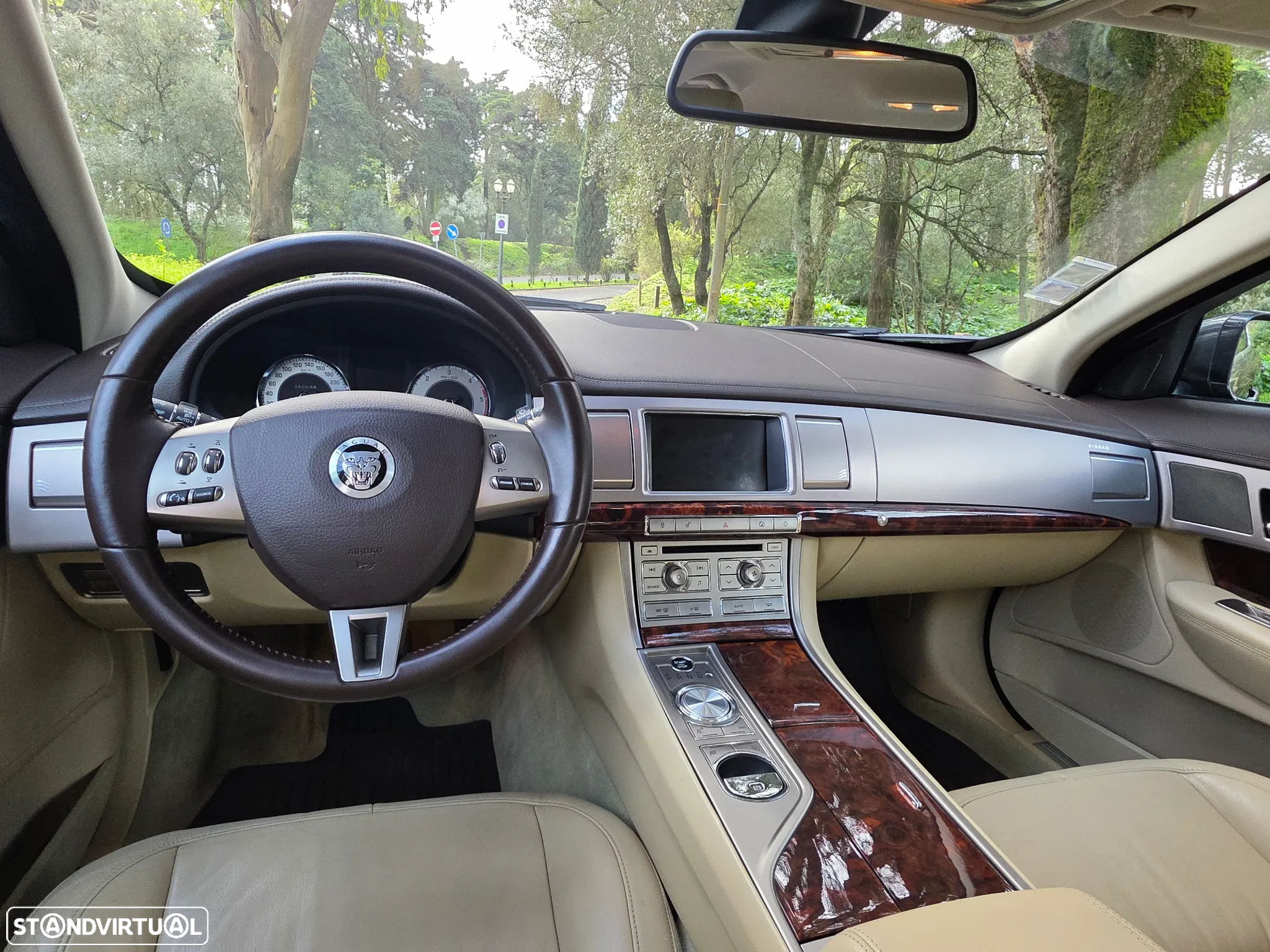 Jaguar XF 3.0 D V6 Luxury - 7