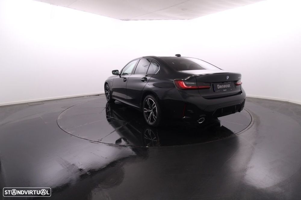 BMW 330 e Pack Desportivo M Auto - 6