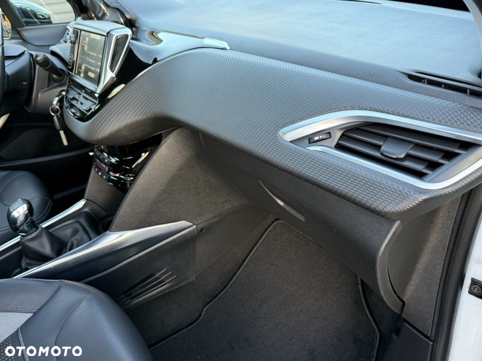 Peugeot 2008 120 VTI Allure - 30