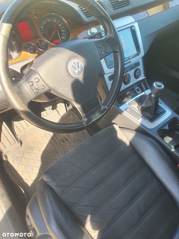Volkswagen Passat 2.0 TDI DPF Highline - 5
