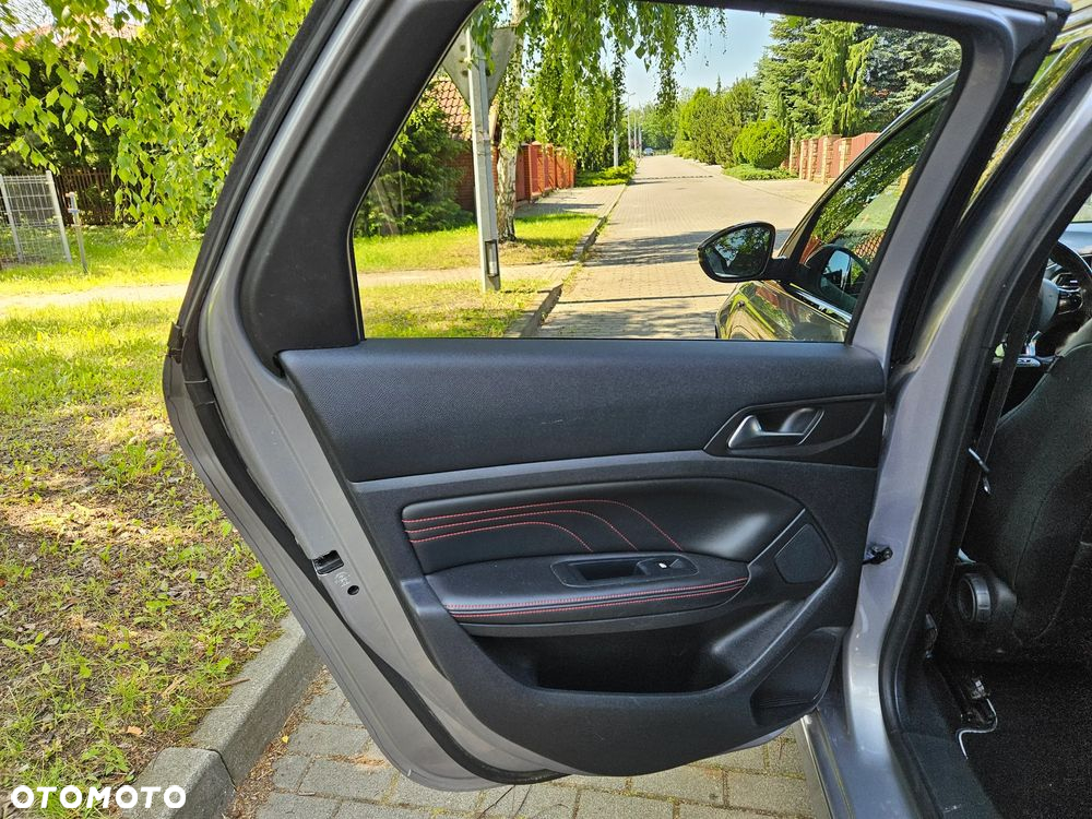 Peugeot 308 1.6 e-THP GT S&S - 25