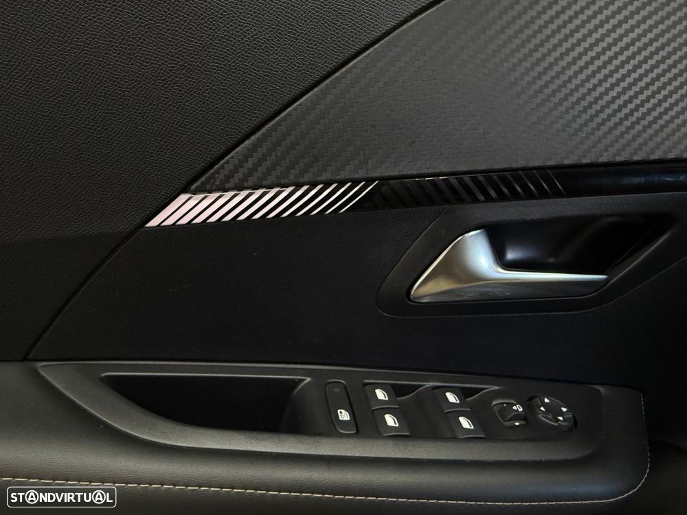 Peugeot 208 1.2 Hybrid Allure e-DCS6 - 32