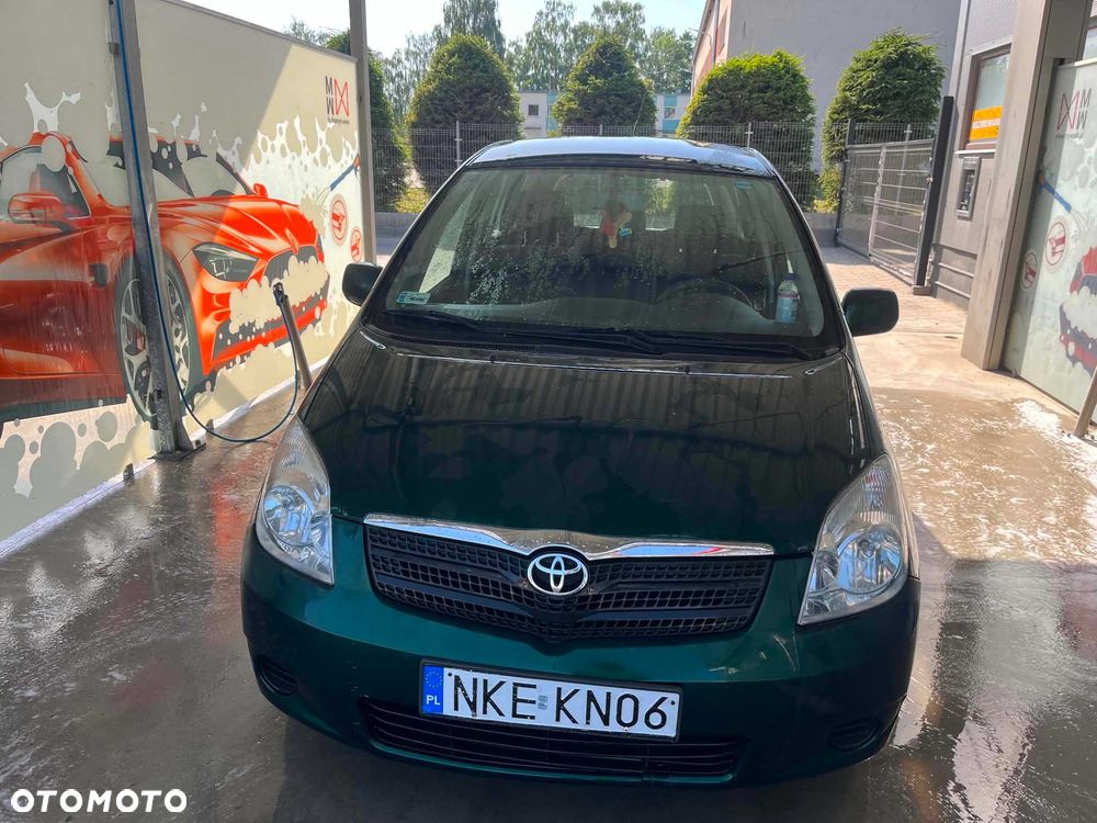 Toyota Corolla Verso - 3