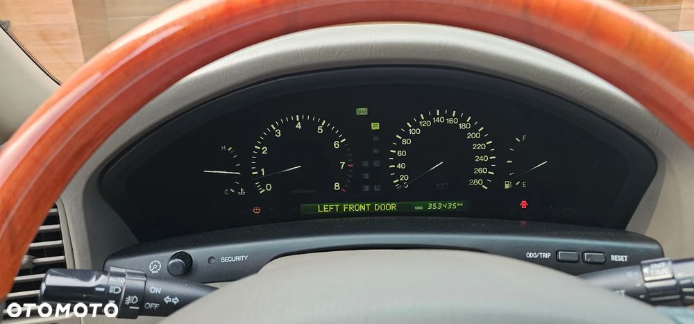 Lexus LS - 19