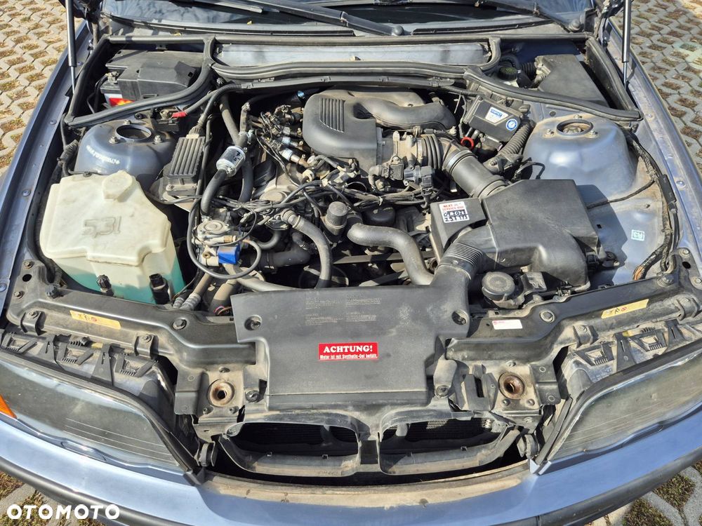 BMW Seria 3 318i - 8