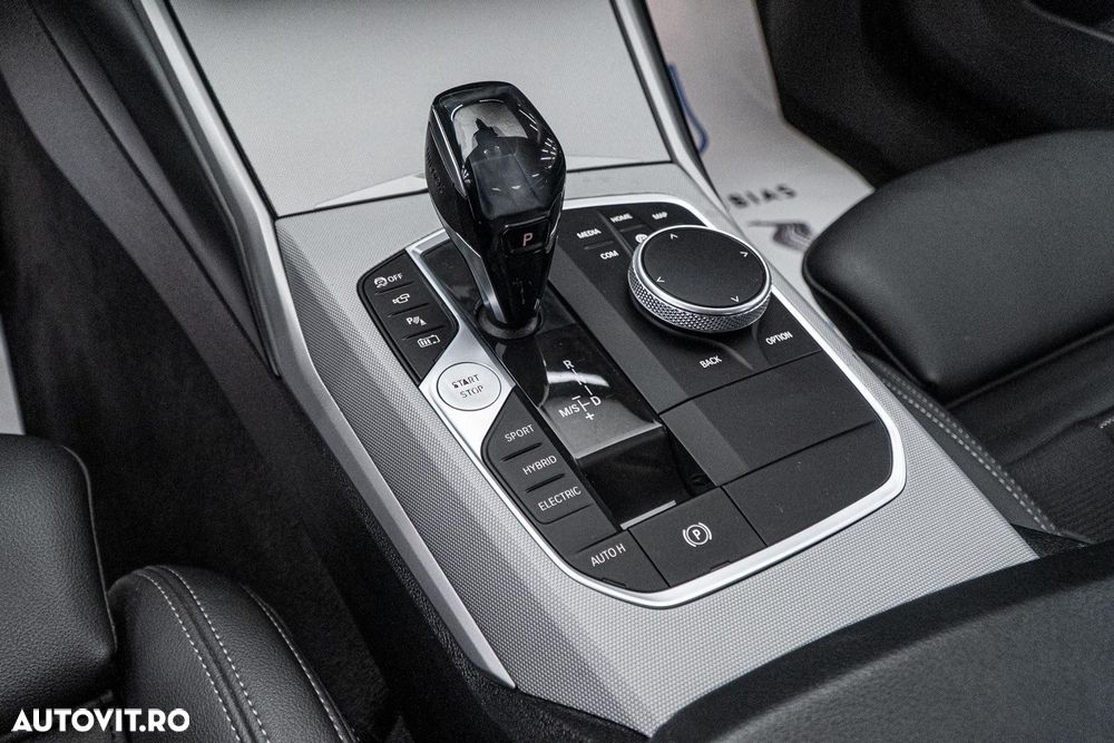 BMW Seria 3 330e Aut. Luxury Line - 28