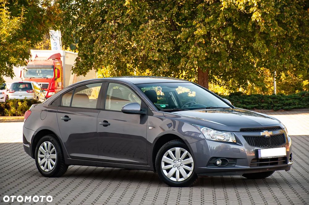 Chevrolet Cruze 1.6 - 4