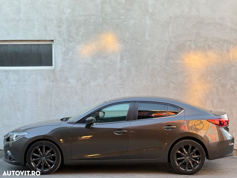 Mazda 3 - 8