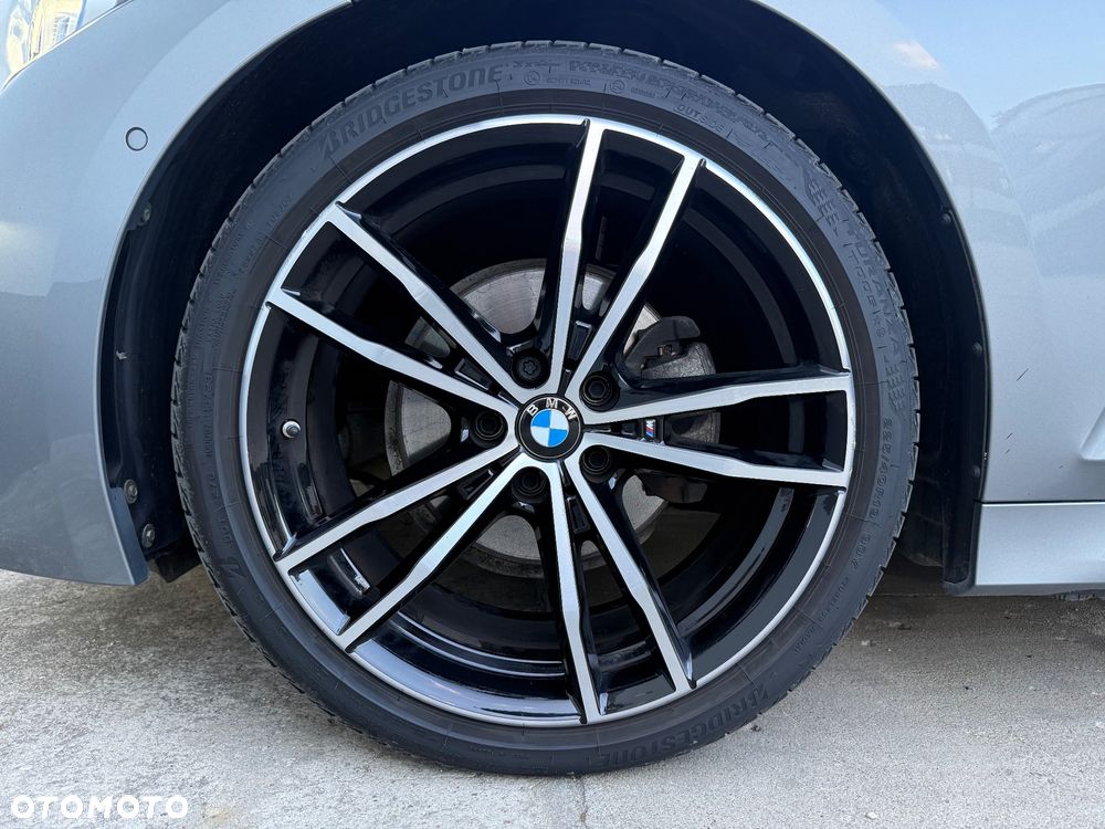 BMW Seria 3 320d xDrive M Sport sport - 9