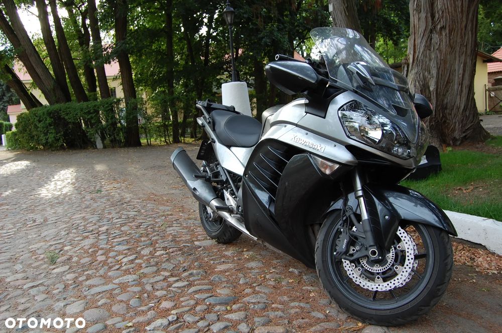 Kawasaki GTR - 13
