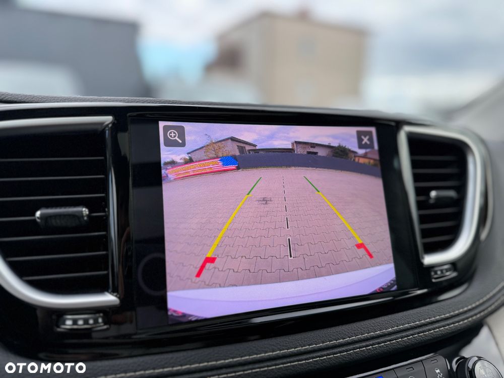 Chrysler Pacifica - 23