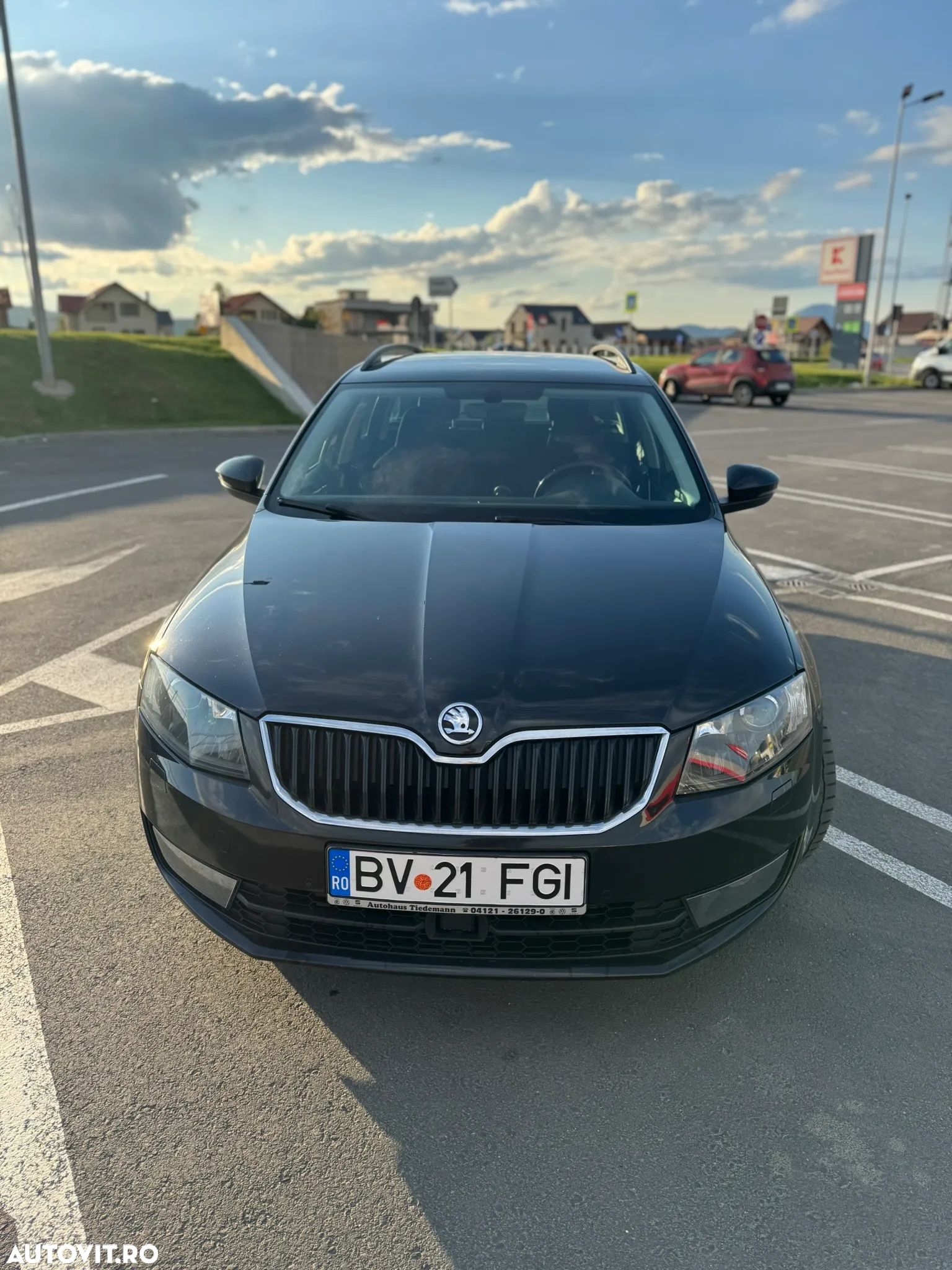 Skoda Octavia 2.0 TDI DSG Style - 1