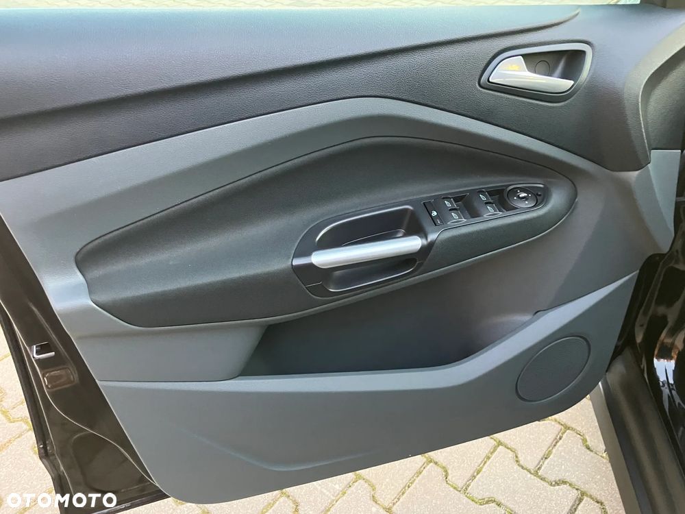 Ford Grand C-MAX - 17